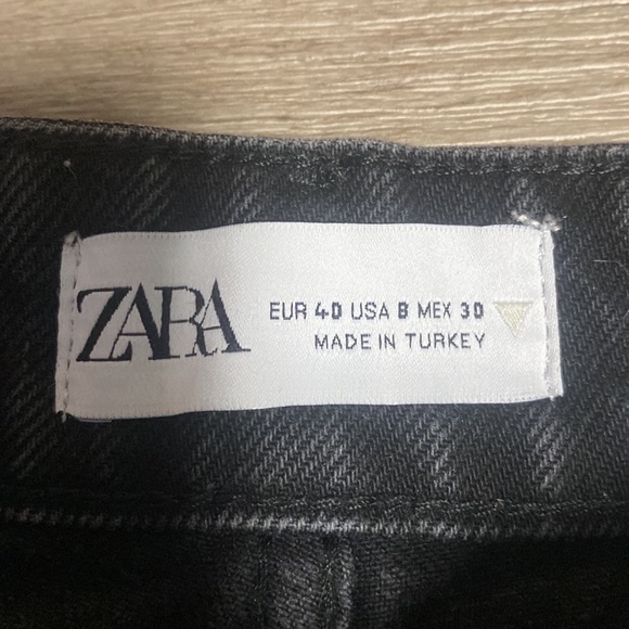Zara WIDE LEG FULL LENGTH RIPPED JEANS - Picture 2 of 3